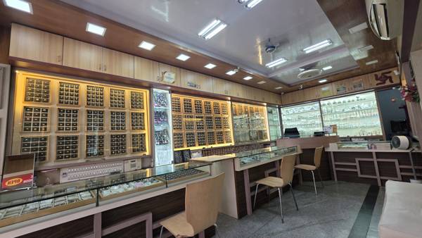 Gold display cabinets - Manpasand Jewellers, T Dasarahalli