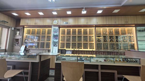 Gold counters - Manpasand Jewellers, T Dasarahalli